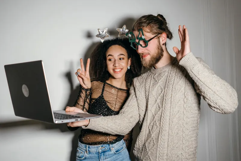 Across Every Time Zone: How to Keep an International Relationship Alive Without Exhausting Yourself
