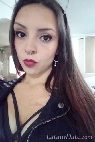Adriana Profile image 2
