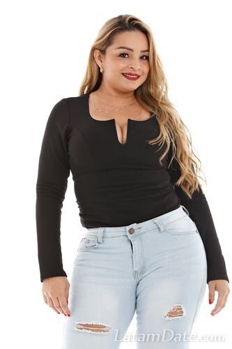 SHIRLEY Profile image 1