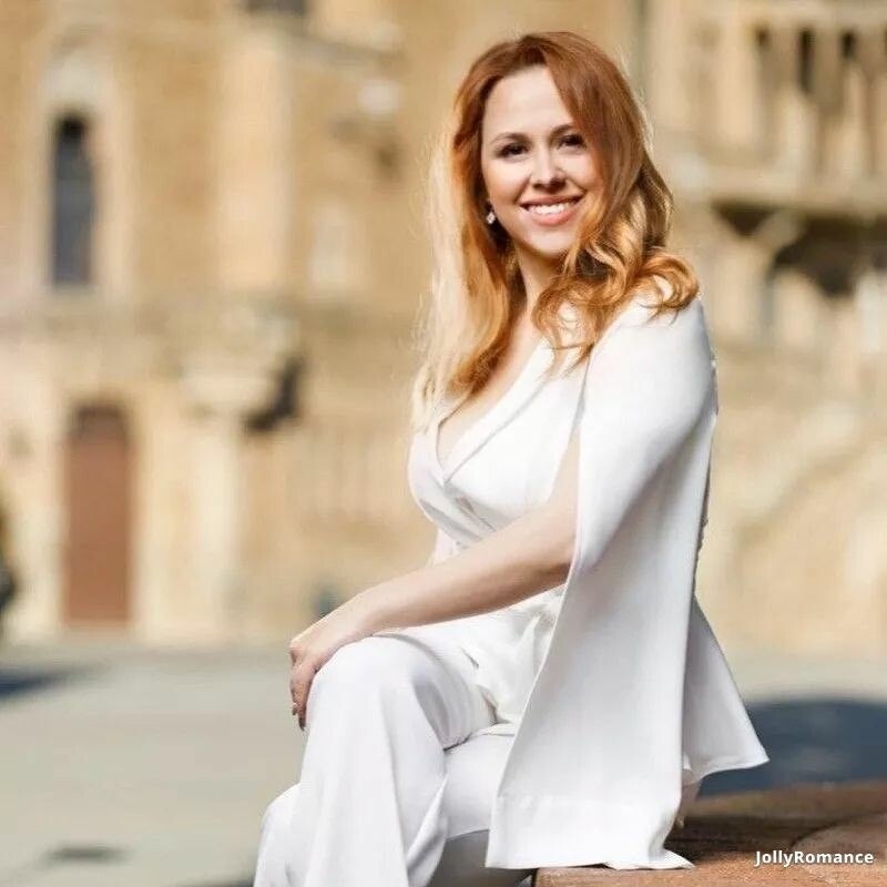 Elizabeth Profile image 1