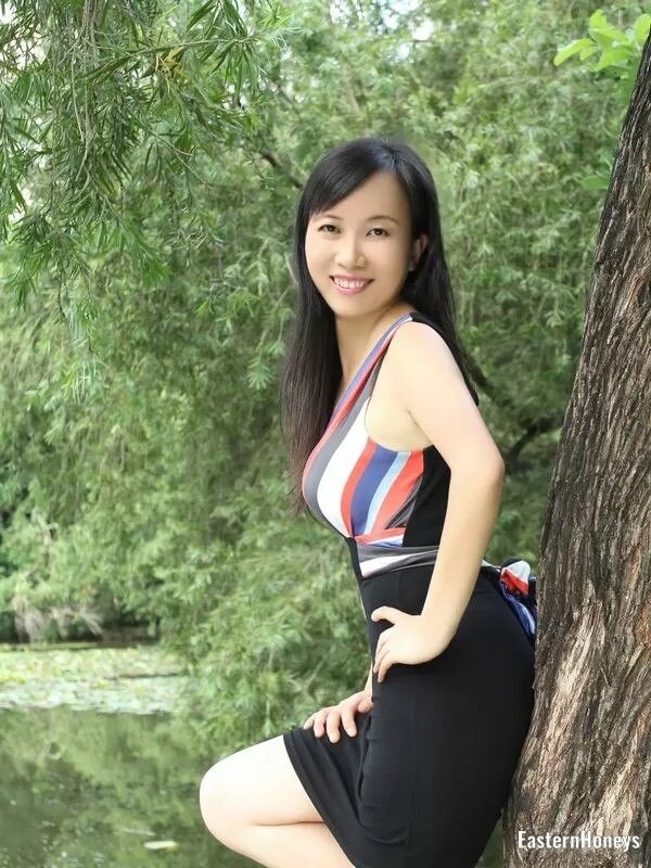 Vicky Profile image 2