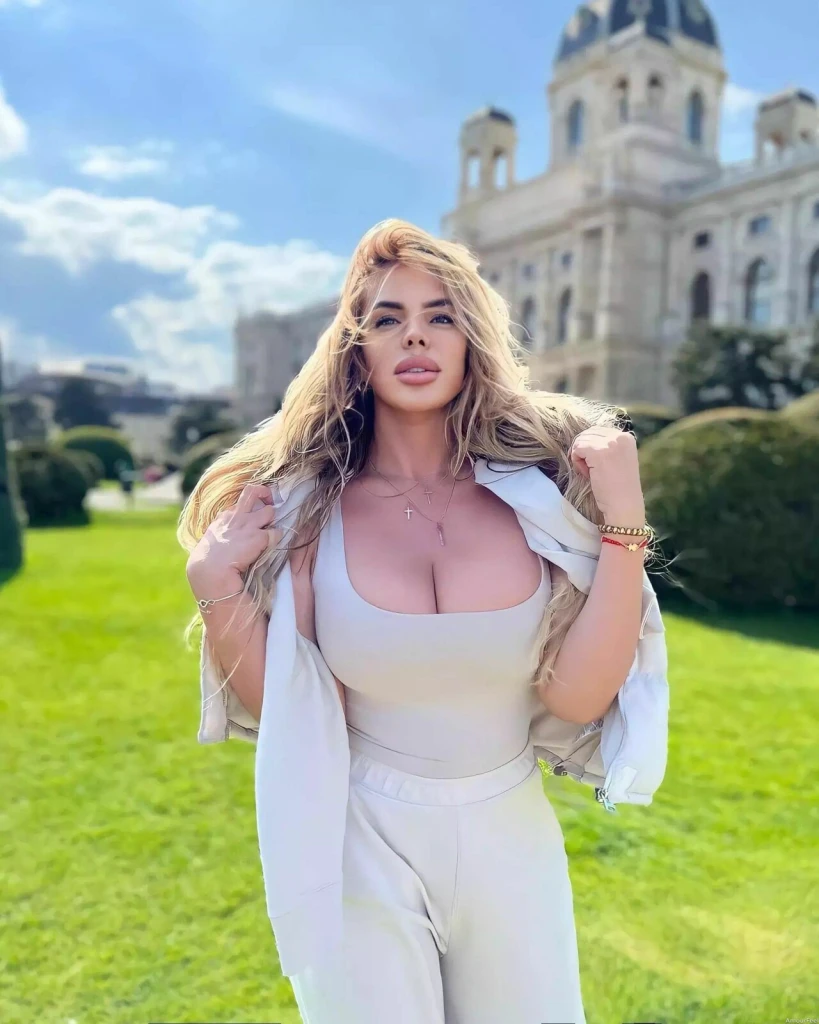 Alexandra Profile image 2