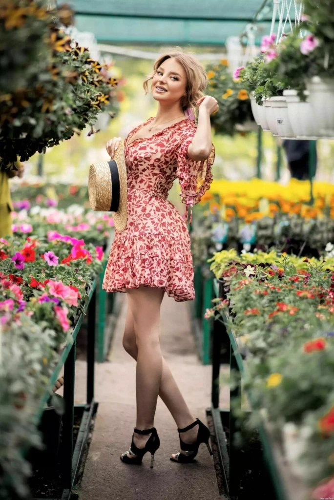 Iulia Profile image 5