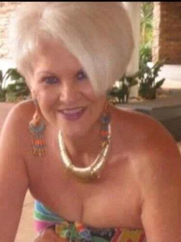 fifi Profile image 2