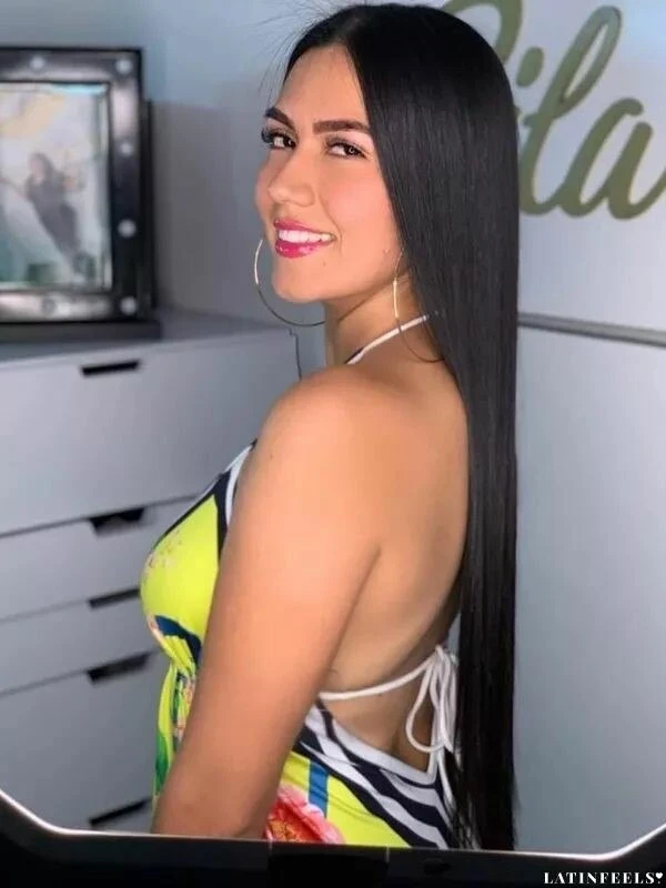 Cristina Profile image 3