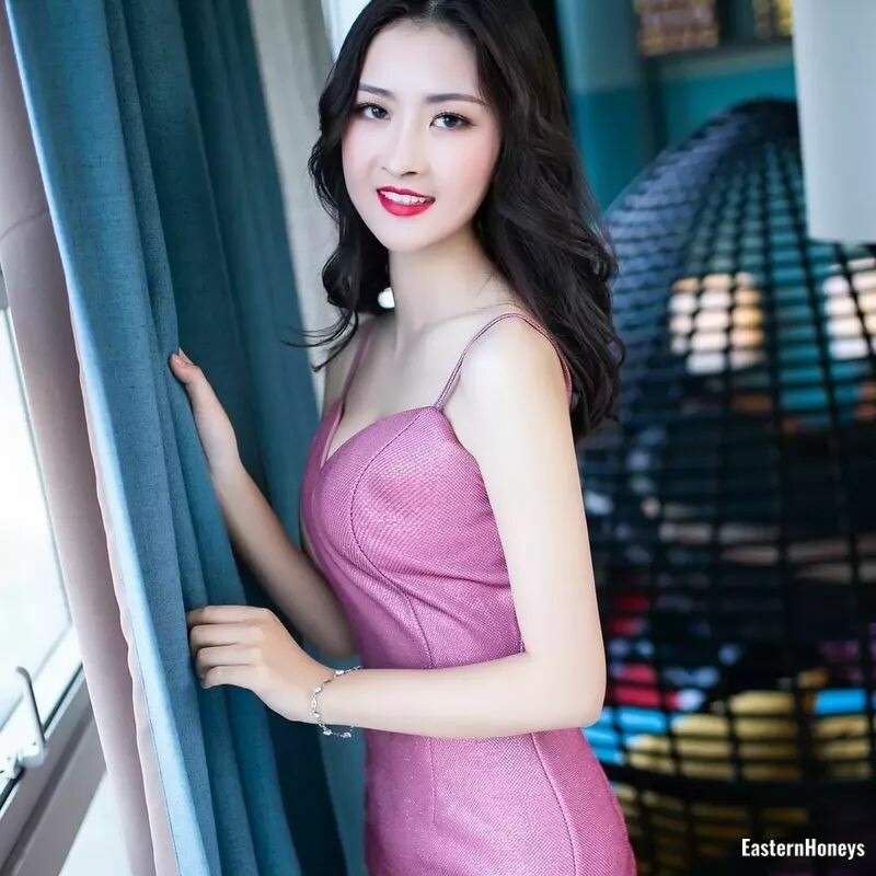 Zi Rong Profile image 5
